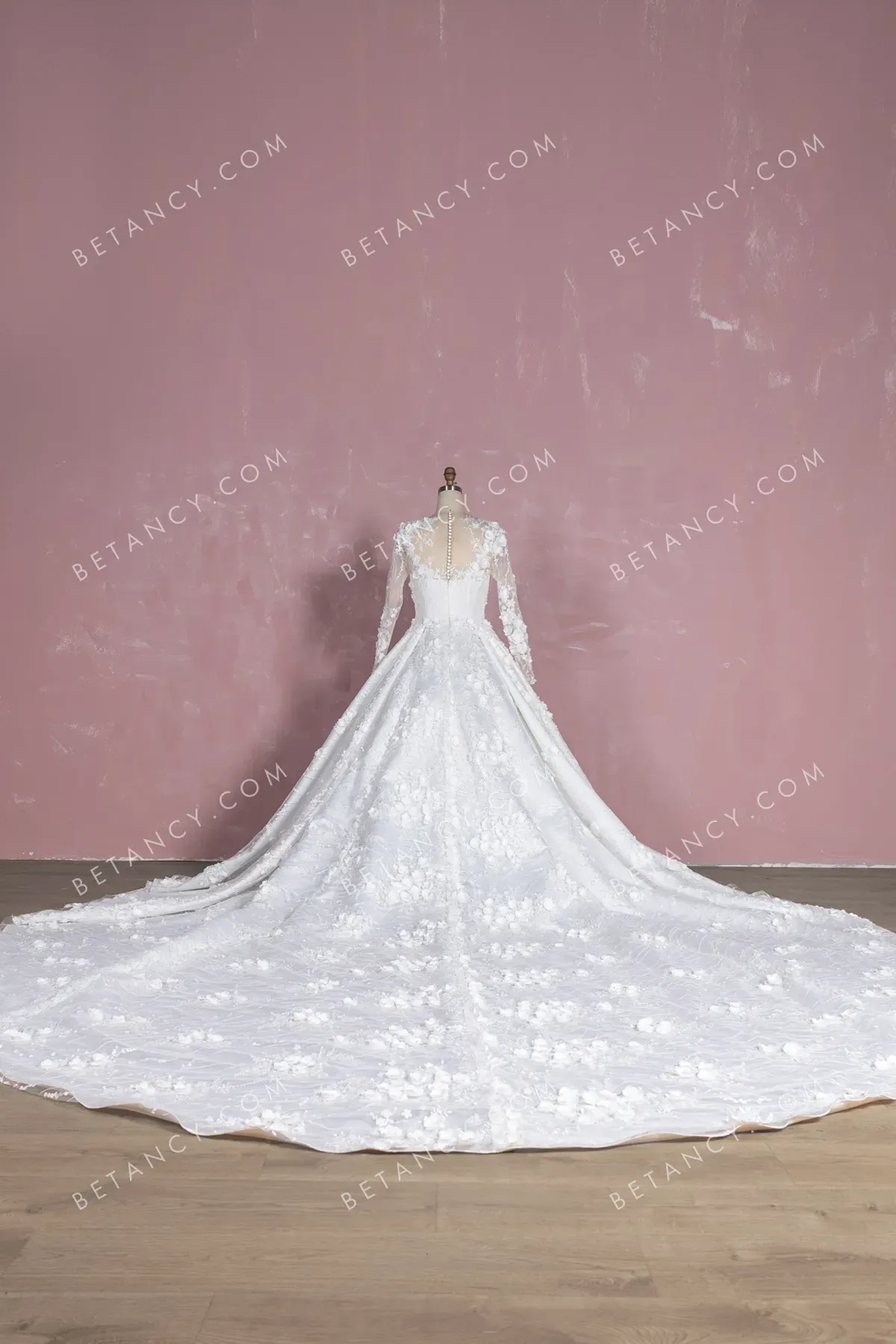 Luxury 3D Flower Lace Cathedral Train Wedding Gown