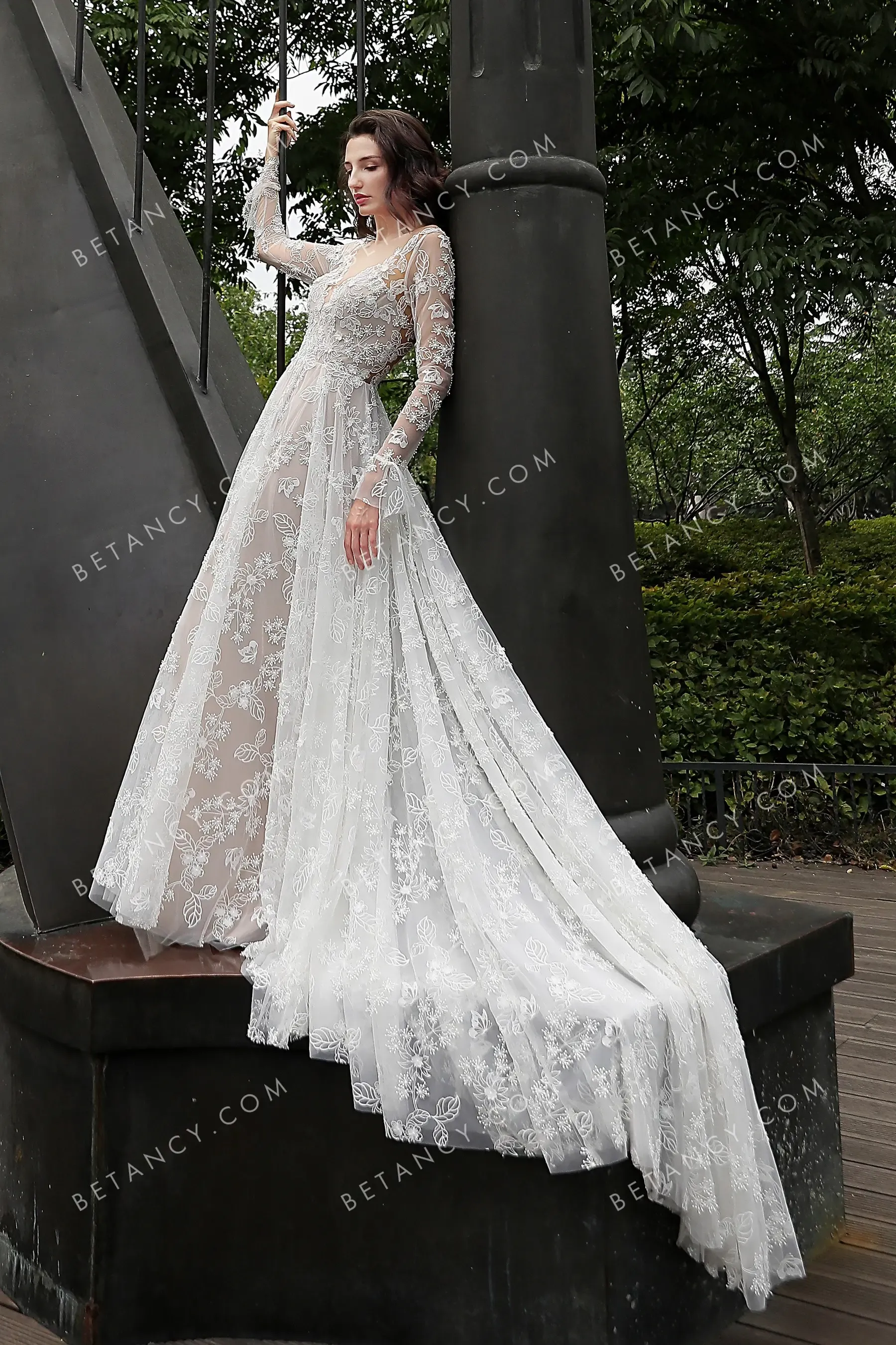 Romantic Flowers & Butterflies Lace Beige Wedding Dress